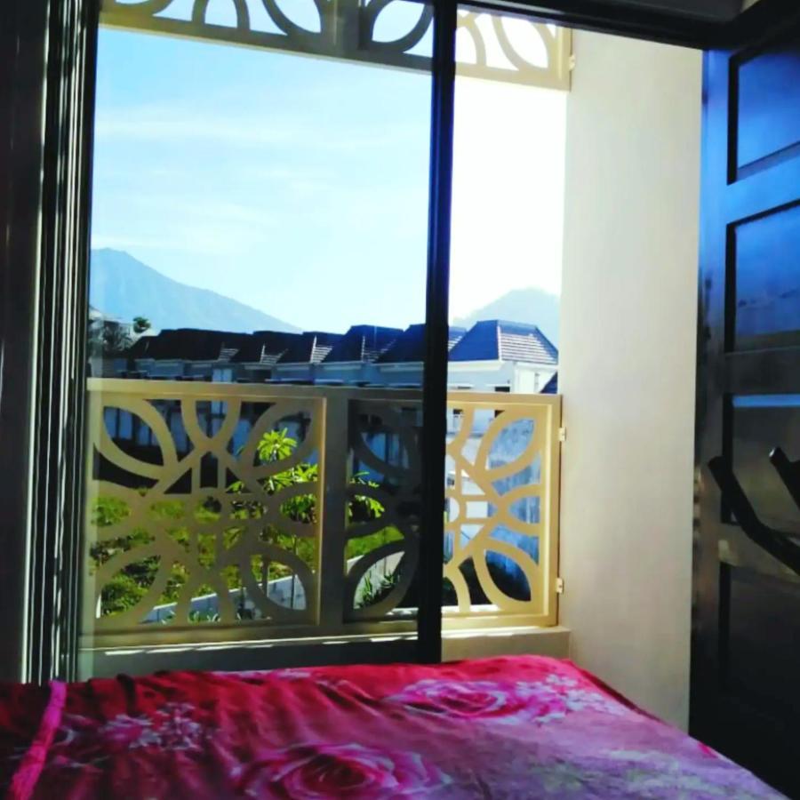 Family Villa Syariah C-37 Batu Kültér fotó